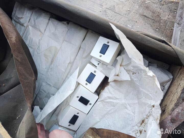 Выключатель однокнопочный СССР (арт.№40)