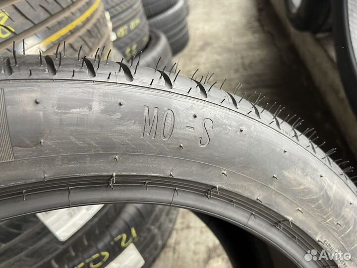 Pirelli P Zero PZ4 285/40 R22 106Y