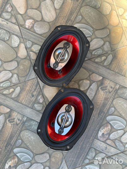 Музыкальные колонки и овалы