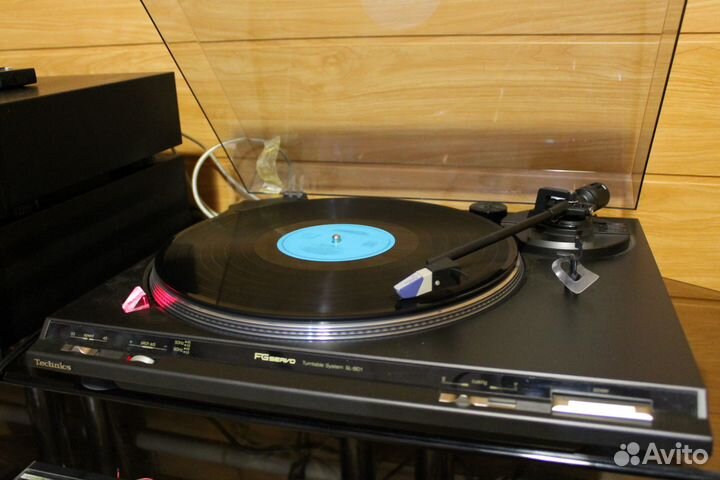 Проигрыватель винила Technics,Philips