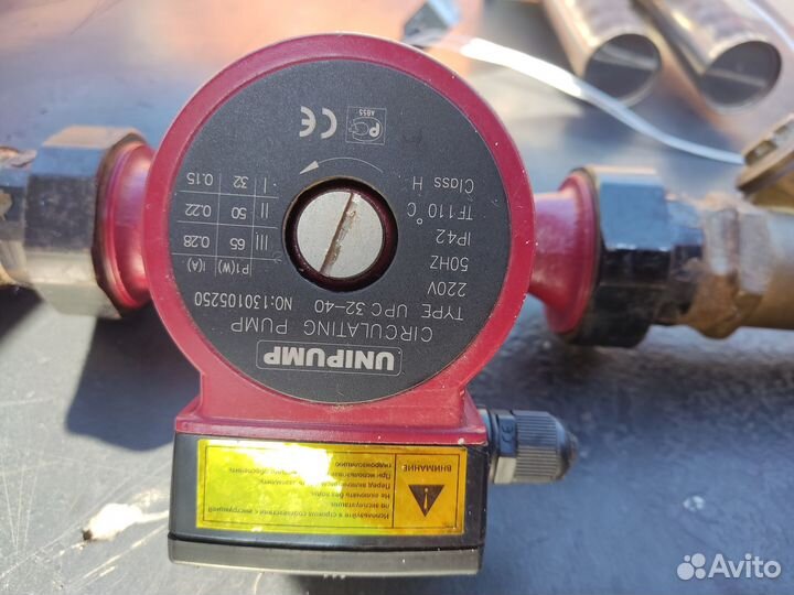 Циркуляционный насос системы отопления с кранами