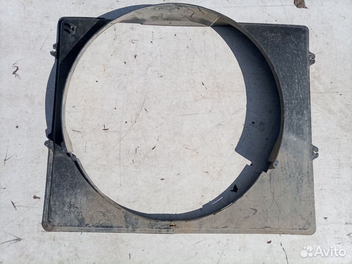 Кожух вентилятора Mitsubishi Pajero 2
