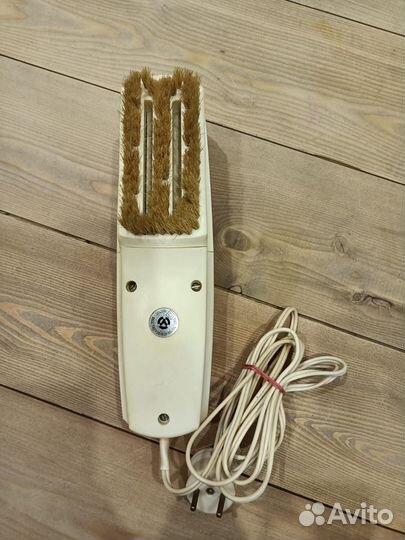 Электрощетка- пылесос Ветерок-3