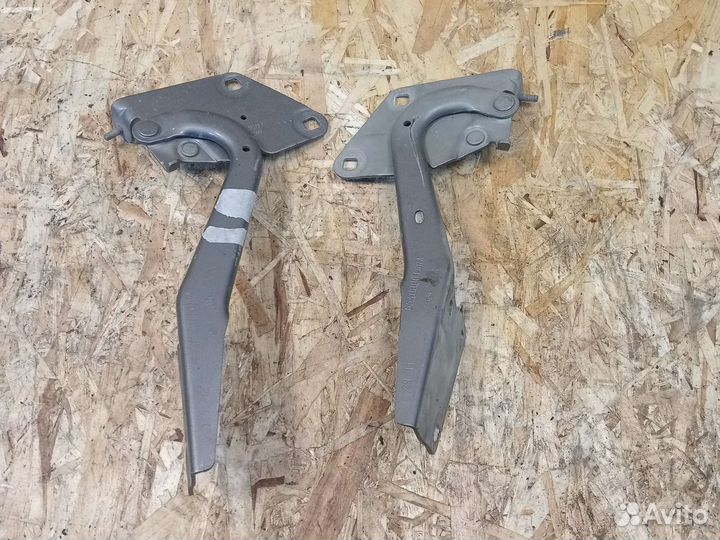 Петля капота Renault fluence 2009-2017