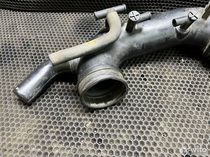 Патрубок воздушного фильтра Subaru Legacy 2