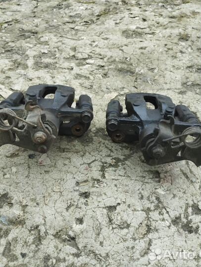 Суппорт задний правый и левый kia rio 3