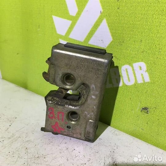 Замок двери задней правой Фольксваген Пассат Б3