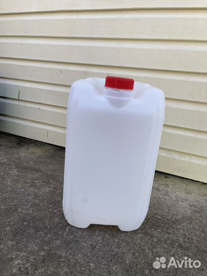 Канистра пластикова 20 литров