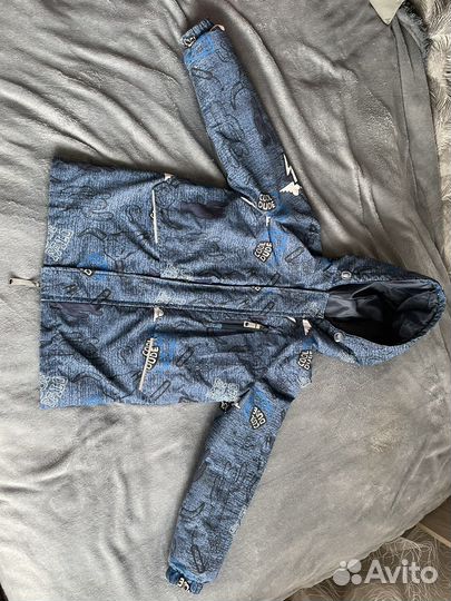 Демисезонная куртка на мальчика р-р 128