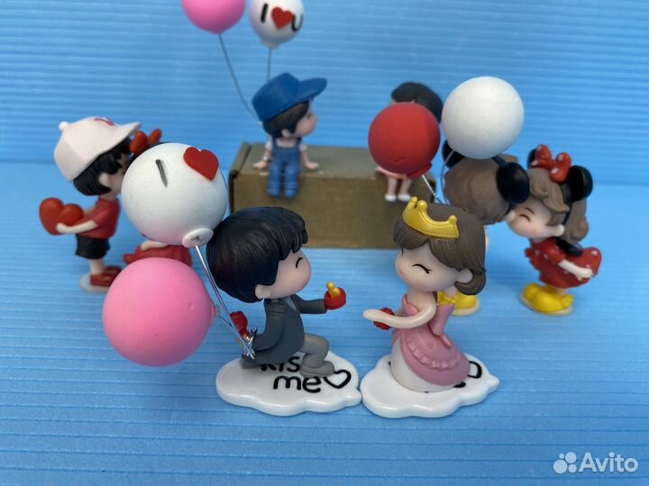 Фигурка влюбленная парочка в машину