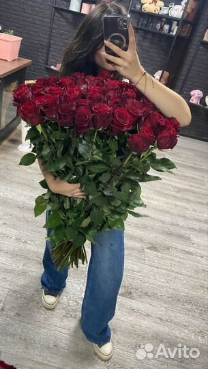 Голландские розы с огромным бутоном