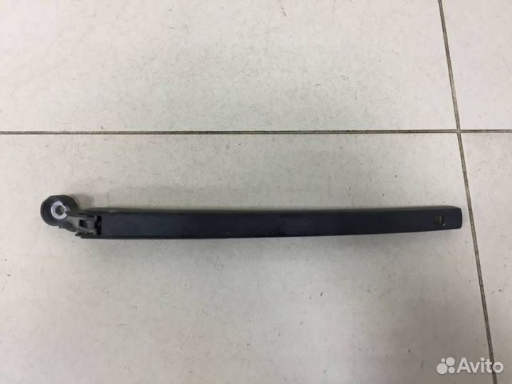 Поводок стеклоочистителя задний Skoda Rapid 2012-2