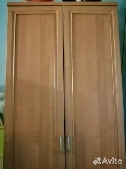 Кровать, шкаф, комод, стол