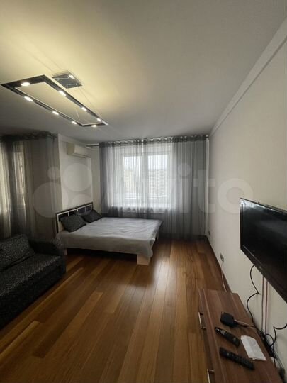 1-к. квартира, 42 м², 3/18 эт.