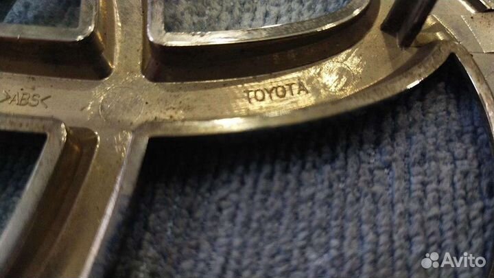 Эмблема решетки радиатора Рав 4 (3) Long