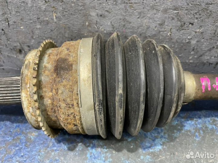 Привод передний левый Mitsubishi Pajero 4 V90 3.0