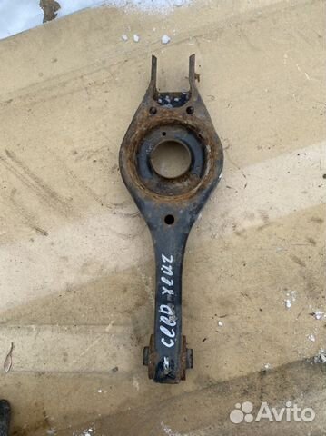 Задний поперечный нижний рычаг Kia Ceed 1 ED