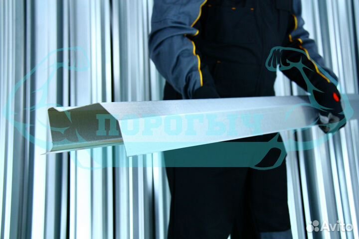 Ремотный порог Land Rover Discovery 3 левый