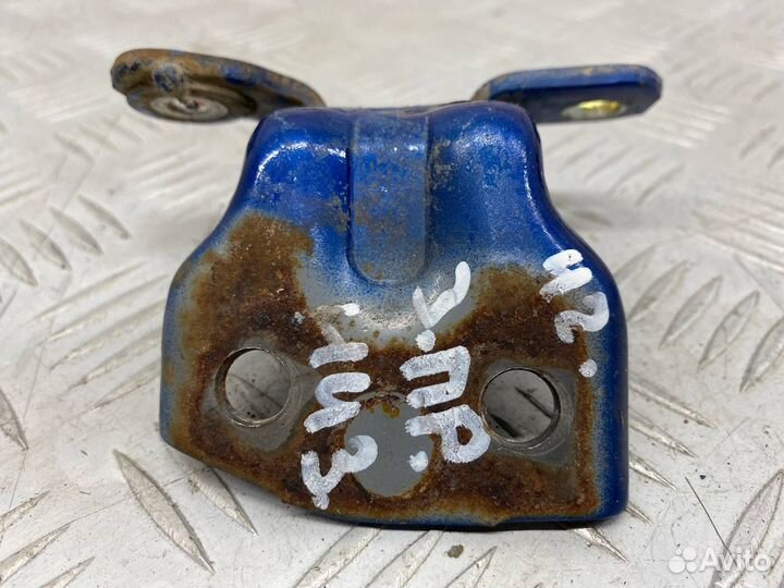 Б/У петля двери задний правый Mazda Demio DW5W B5