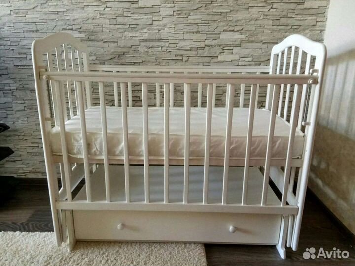 Детская кроватка 