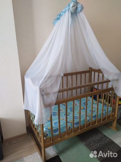 Детская кроватка