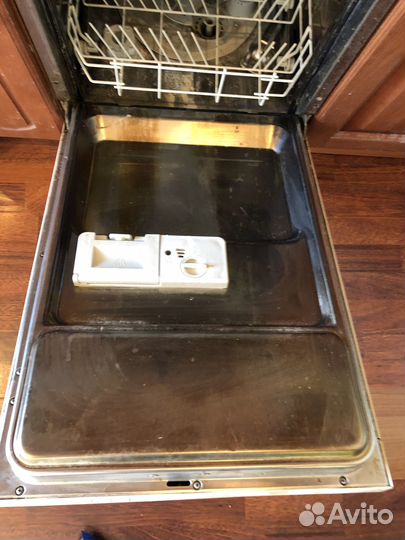 Продам посудомоечную машину