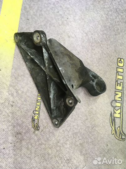 Кронштейн двигателя BMW бмв Х3 Е83 3.0