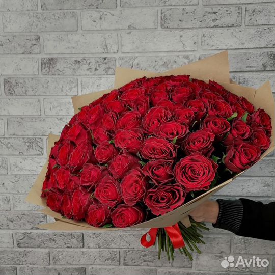 Роскошный букет из 75 роз