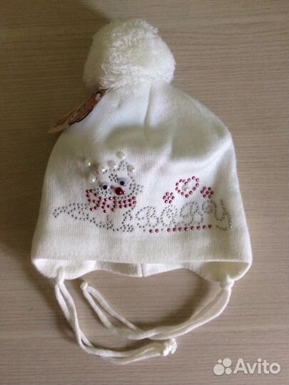 Шапка новая тёплая для девочки. Осень-весна