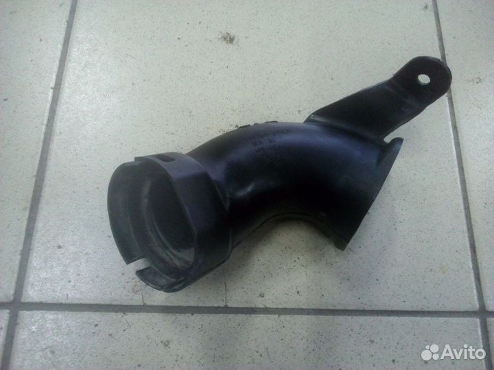 Патрубок воздуховода Toyota Corolla 150