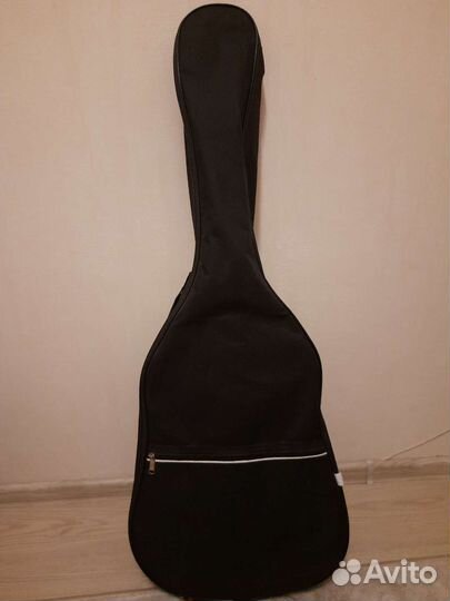Гитара классическая + чехол + каподастр