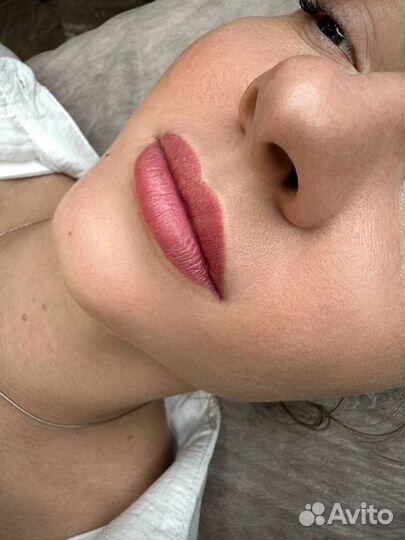 Модель на перманентный макияж