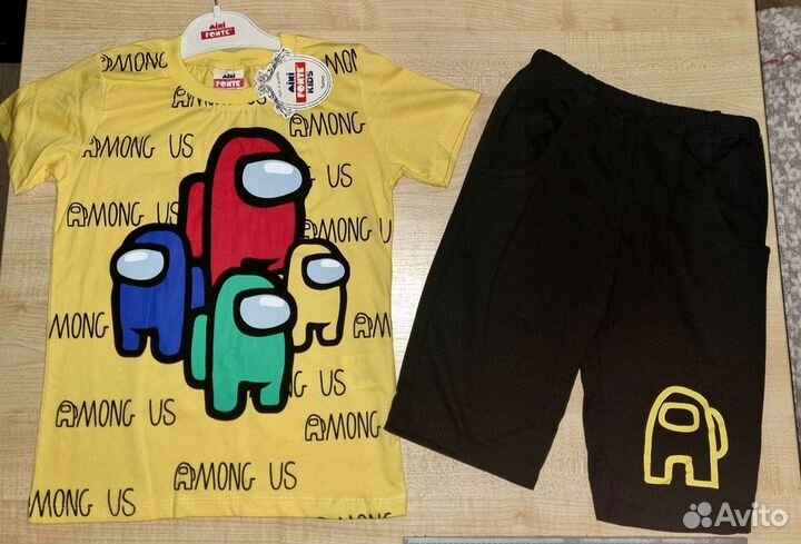 Костюм на мальчика новый 130