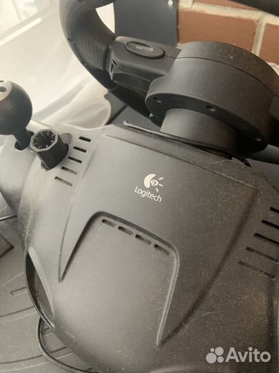 Игровой руль logitech driving force gt