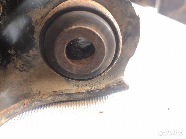 Рычаг подвески передний правый Nissan Almera