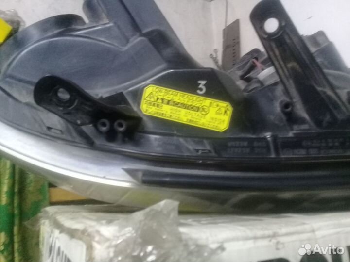 Фара передняя правая Toyota Vellfire 20 кузов