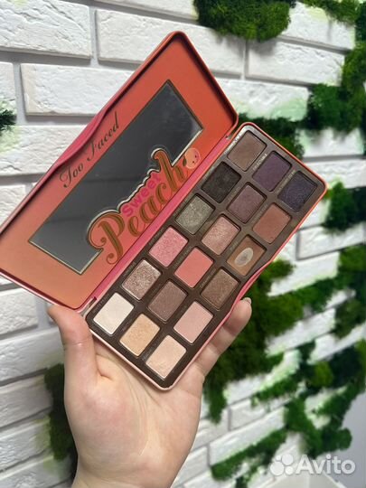 Палетка теней too faced