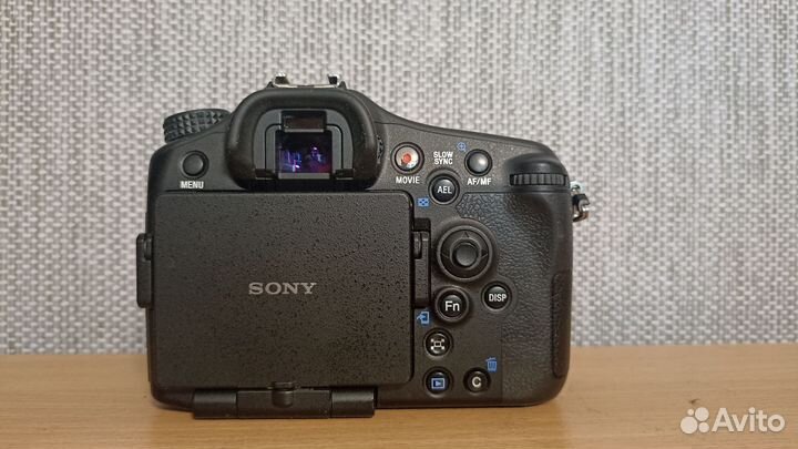 Sony A77 M2 (A77 ii) + 18-55mm