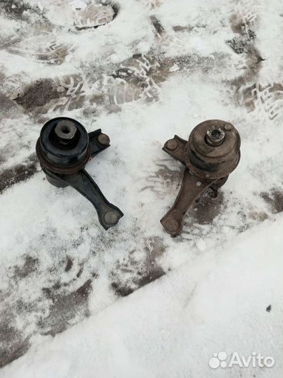 Подушки двигателя 2azfe