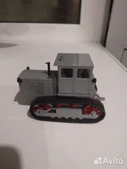 Модель трактора