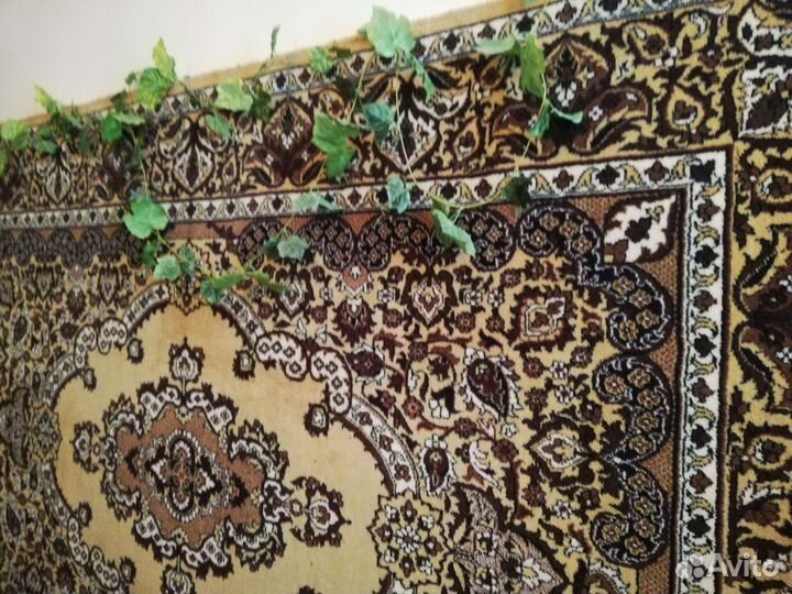 Ковер шерстяной