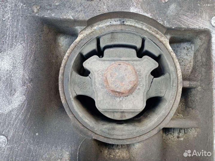 Передняя балка (подрамник) Volkswagen Touran 2005