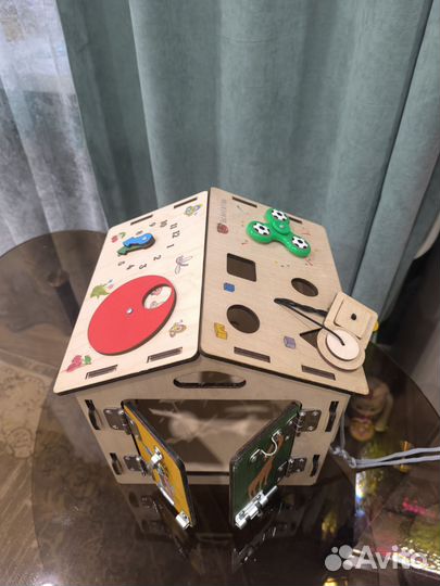 Бизиборд домик