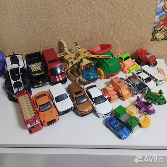 Пакет металлических машинок