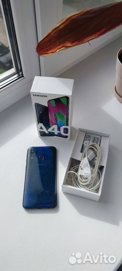 Samsung Galaxy A40, 4/64 ГБ