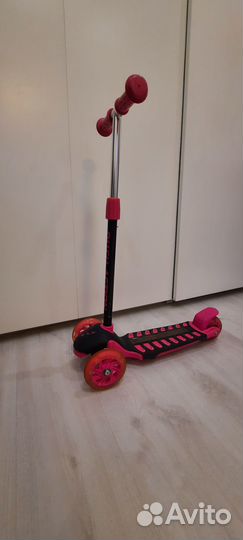 Самокат детский со светящимися колесами
