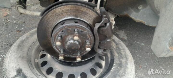 Цапфа Mercedes W124 седан ом603 1992