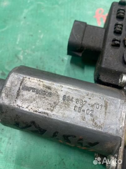 Моторчик стеклоподъемника передний правый Opel