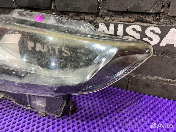 Стекло фары переднее левое Nissan X-Trail