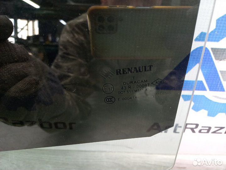 Стекло двери задней левой Renault Fluence 2.0